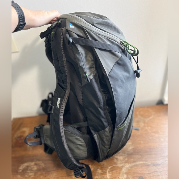 MindShift Gear rotation180° Panorama Camera Adventure Backpack (Charcoal) - Picture 11 of 14